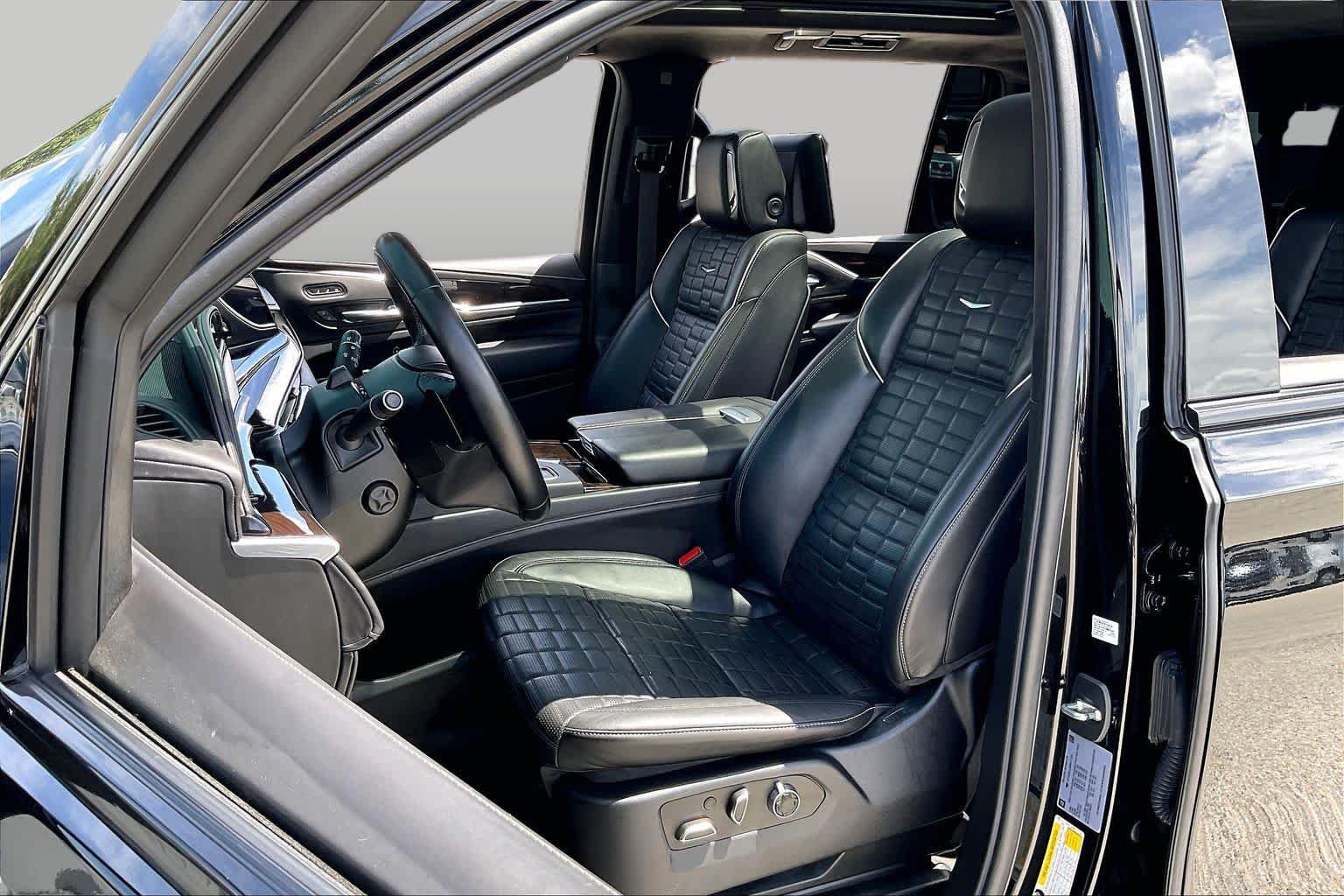 Used 2021 Cadillac Escalade ESV Sport Platinum AWD/4WD image 8