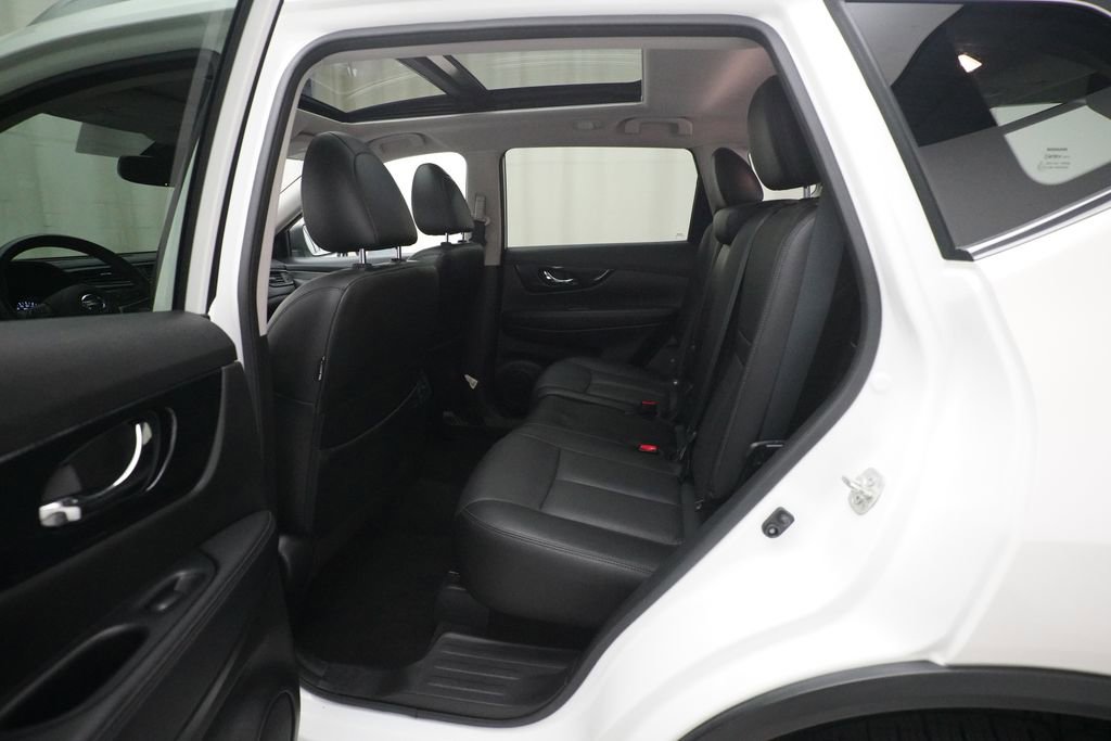 Used 2020 Nissan Rogue SL image 16