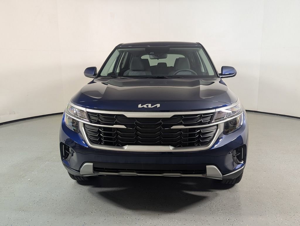 Used 2026 Kia Seltos LX FWD image 2