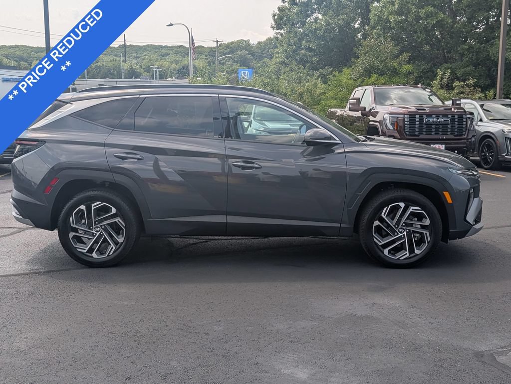 Used 2025 Hyundai Tucson Limited AWD/4WD image 3