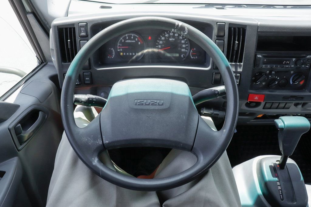 Used 2019 Isuzu NPR RWD image 18