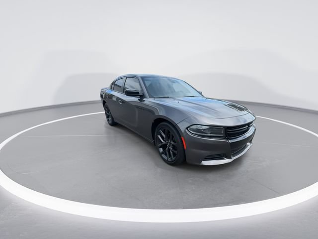 Used 2022 Dodge Charger SXT w/ Blacktop Package RWD image 2