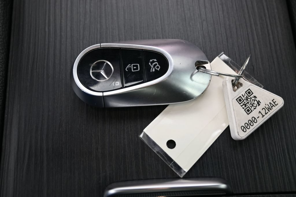 Used 2023 Mercedes-Benz EQS 580 4MATIC SUV image 19