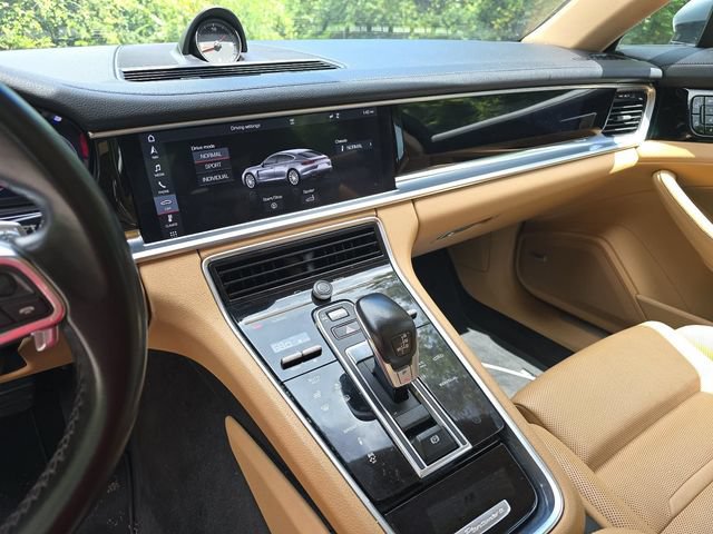 Used 2019 Porsche Panamera 4 AWD/4WD image 18