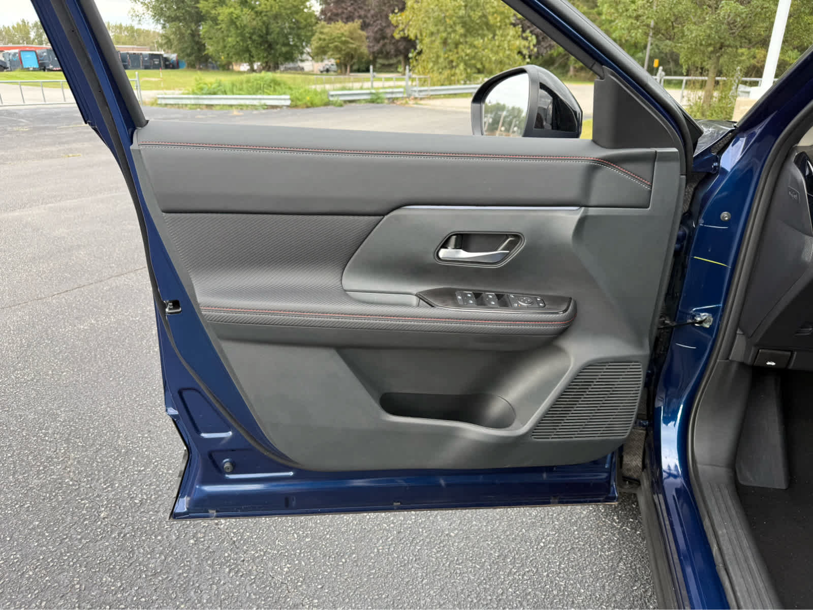 Used 2026 Nissan Kicks SR w/ Cold Weather Package AWD/4WD image 19