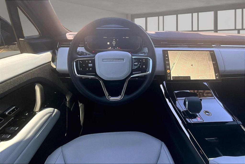 Used 2026 Land Rover Range Rover Sport SE image 5