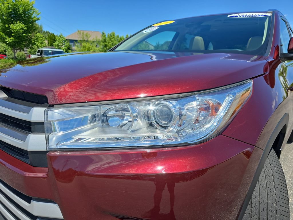 Certified 2019 Toyota Highlander XLE AWD/4WD image 35