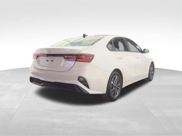 Used 2024 Kia Forte LXS FWD image 4