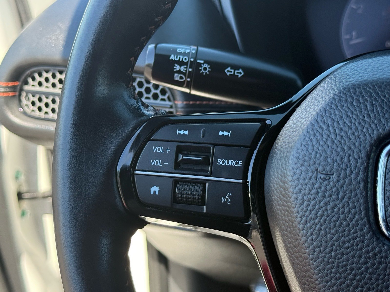 Used 2025 Honda HR-V Sport image 17
