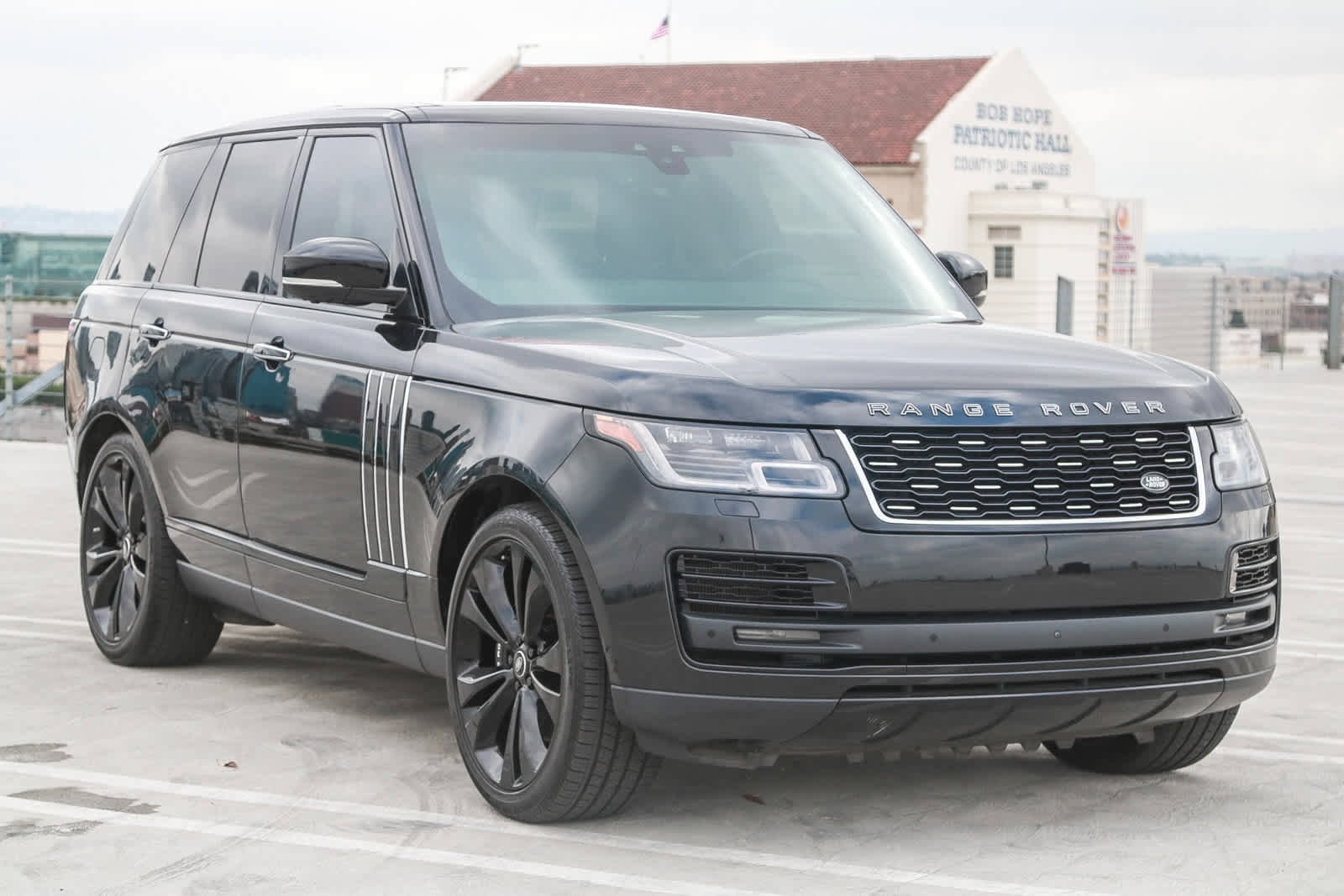 Used 2021 Land Rover Range Rover SV Autobiography Dynamic image 3