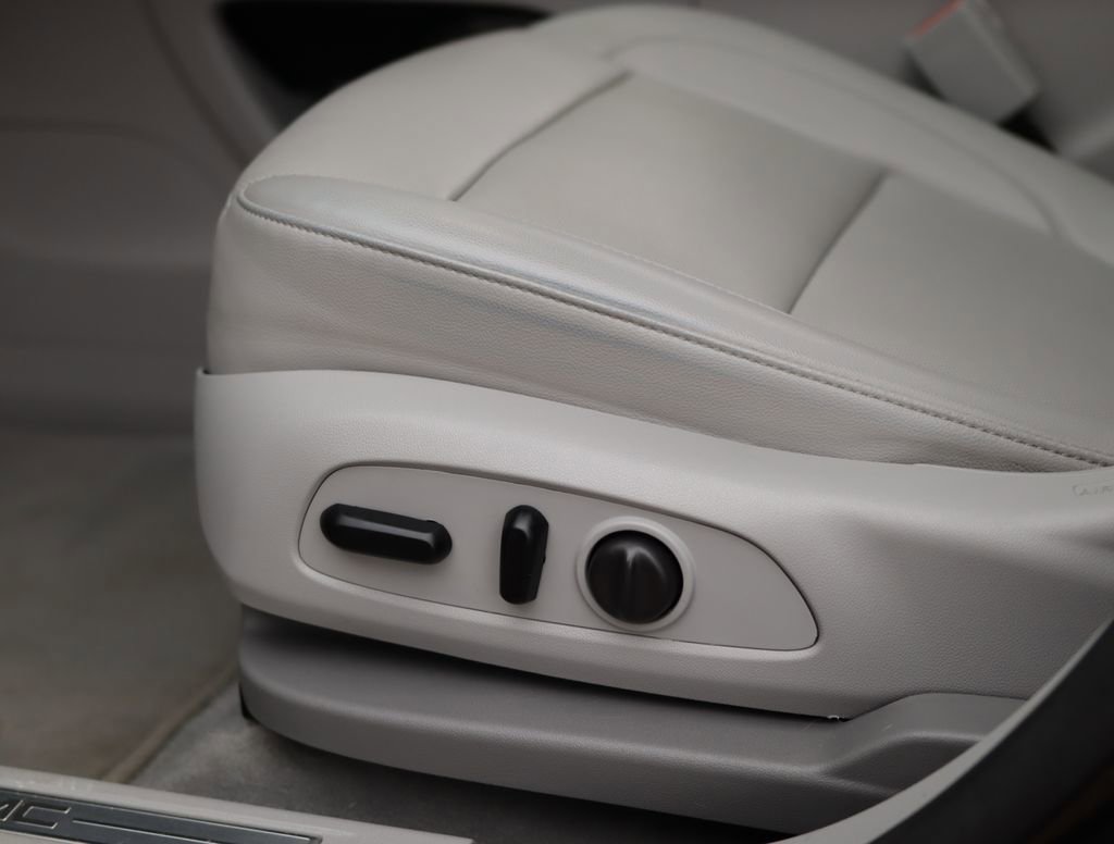 Used 2023 GMC Acadia SLT image 22