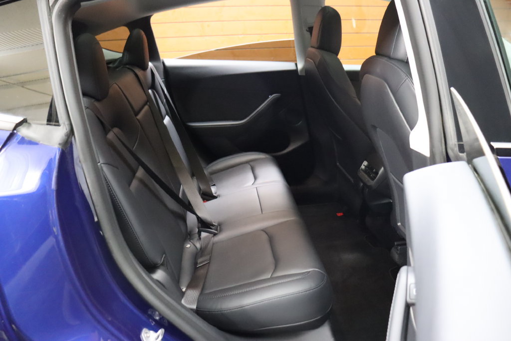 Used 2024 Tesla Model Y 2WD image 42