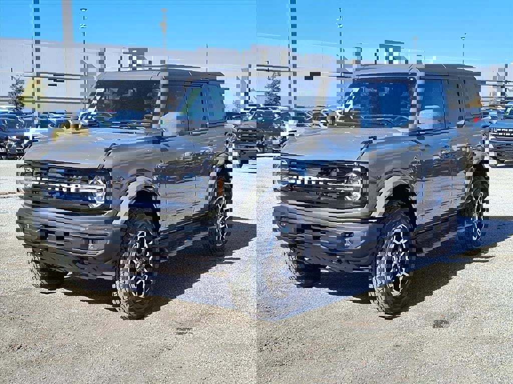 New 2025 Ford Bronco Outer Banks