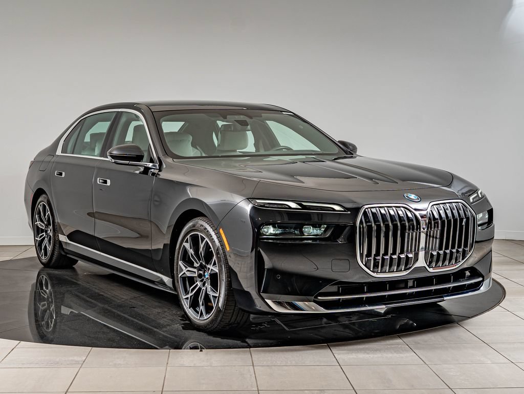 Used 2024 BMW i7 eDrive50 RWD image 3