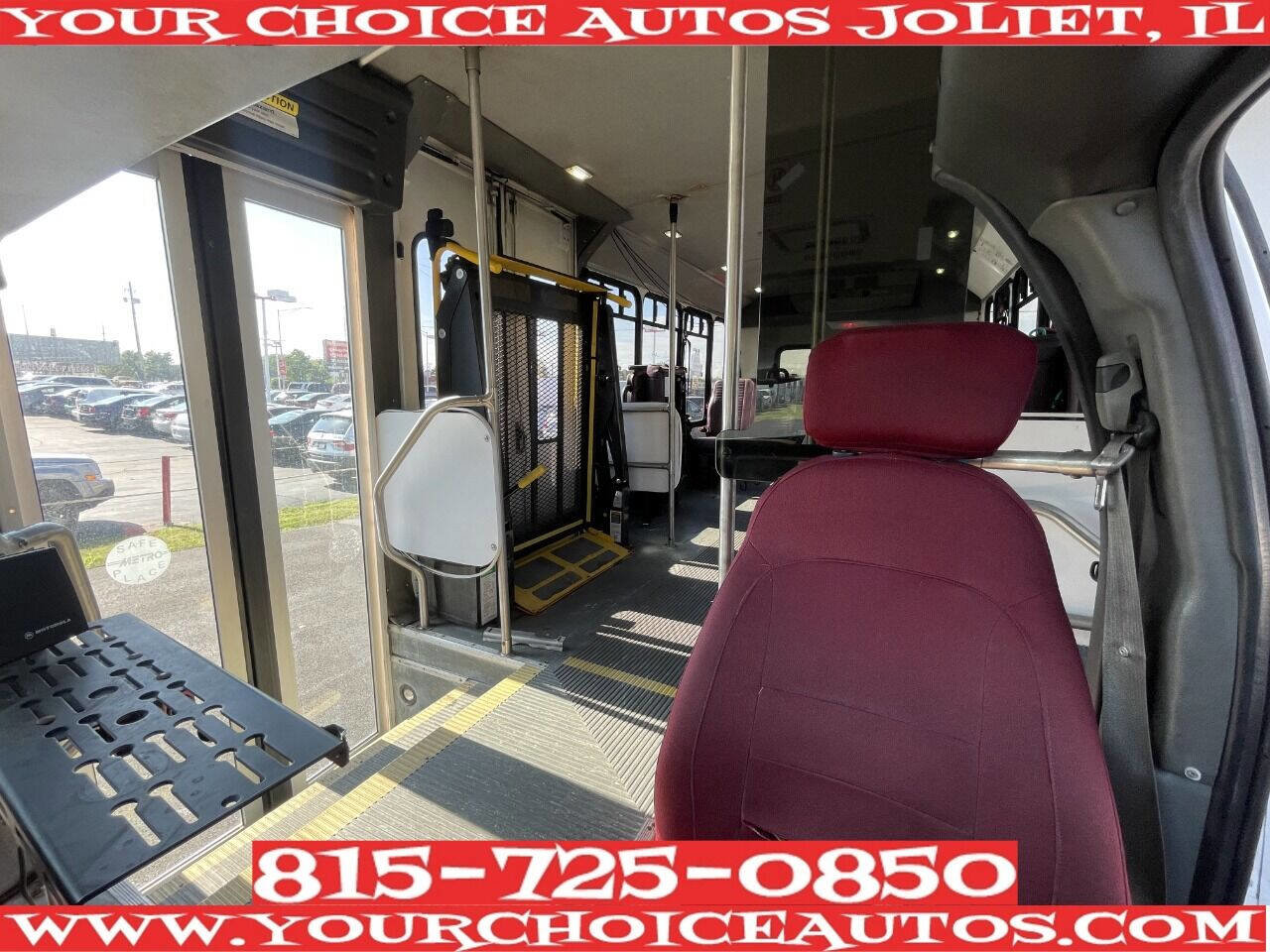 Used 2014 Chevrolet Express 4500 Extended w/ Shuttle Bus Package RWD image 20