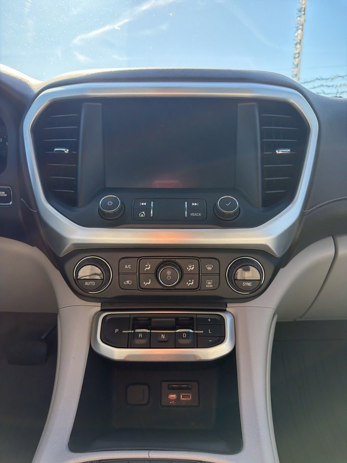 Used 2020 GMC Acadia SLT w/ LPO, Floor Liner Package image 10