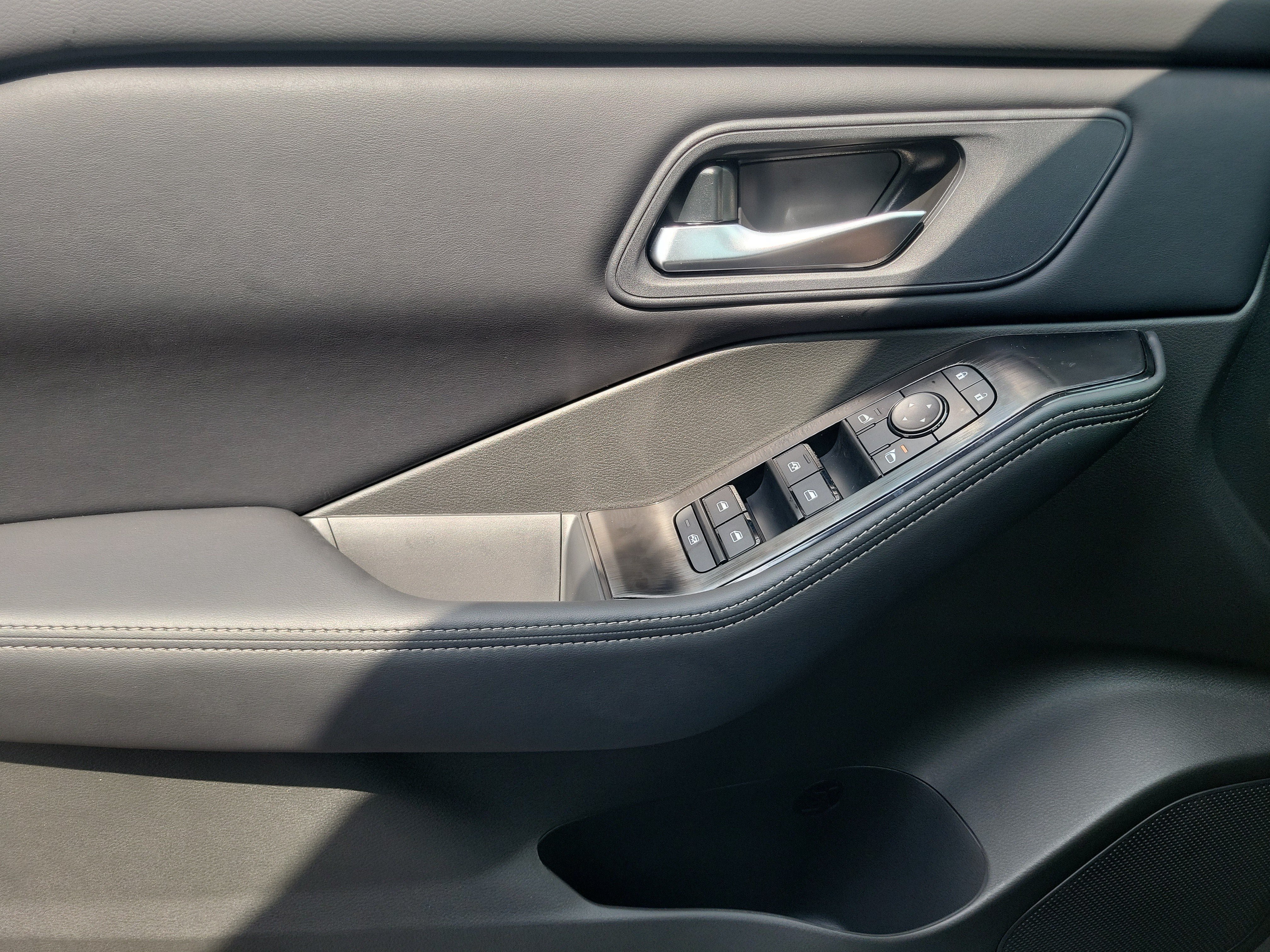New 2027 Nissan Rogue SV FWD image 30