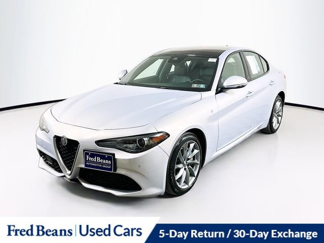 Used 2023 Alfa Romeo Giulia Ti image 3