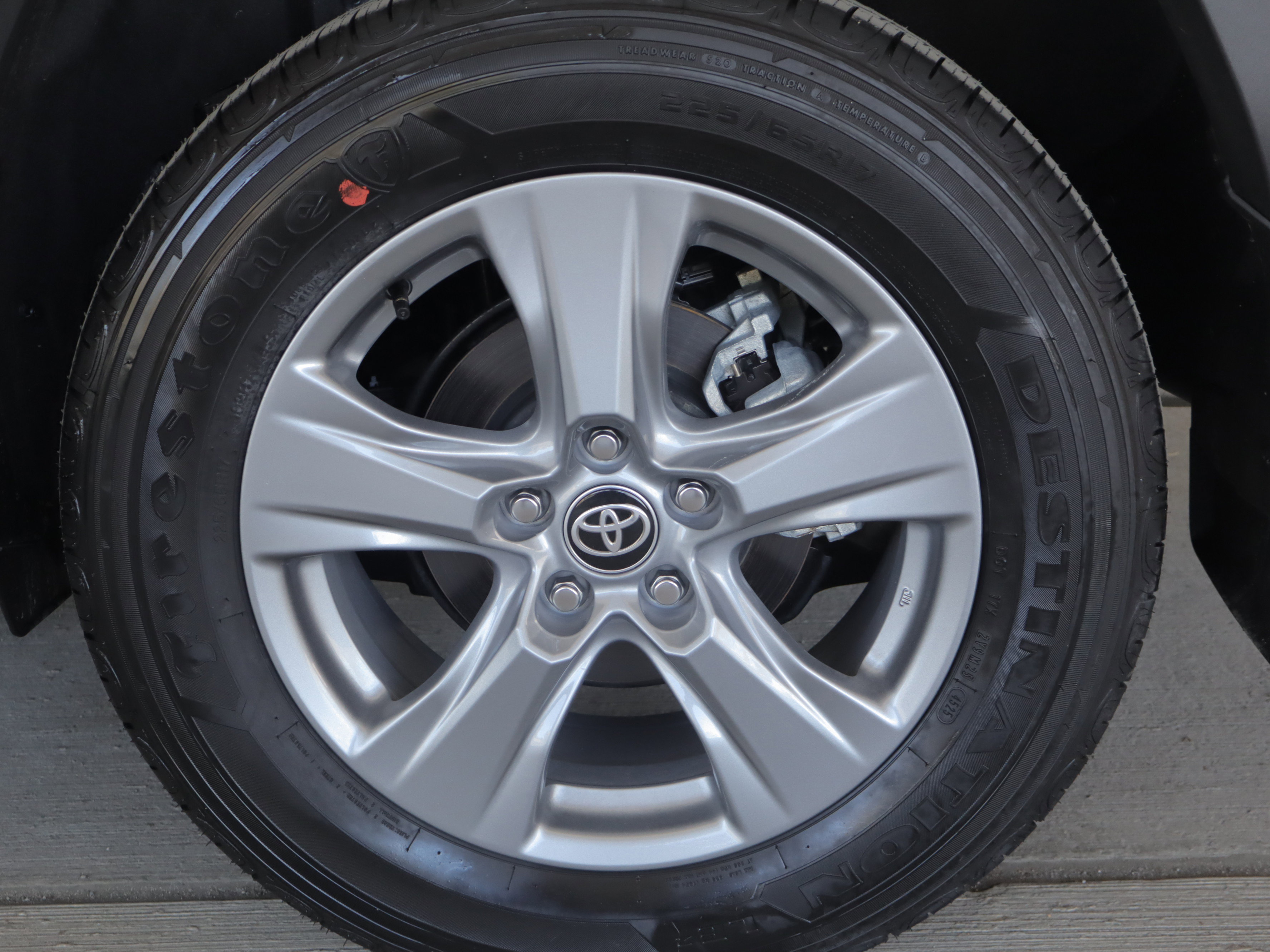 Used 2025 Toyota RAV4 XLE AWD/4WD image 27