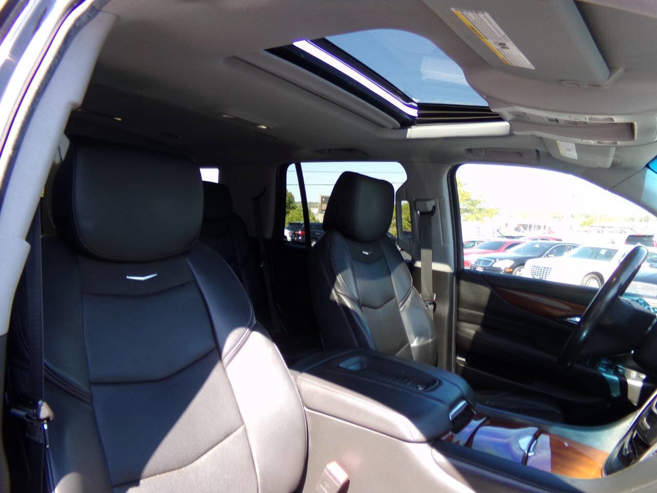 Used 2019 Cadillac Escalade Luxury image 35