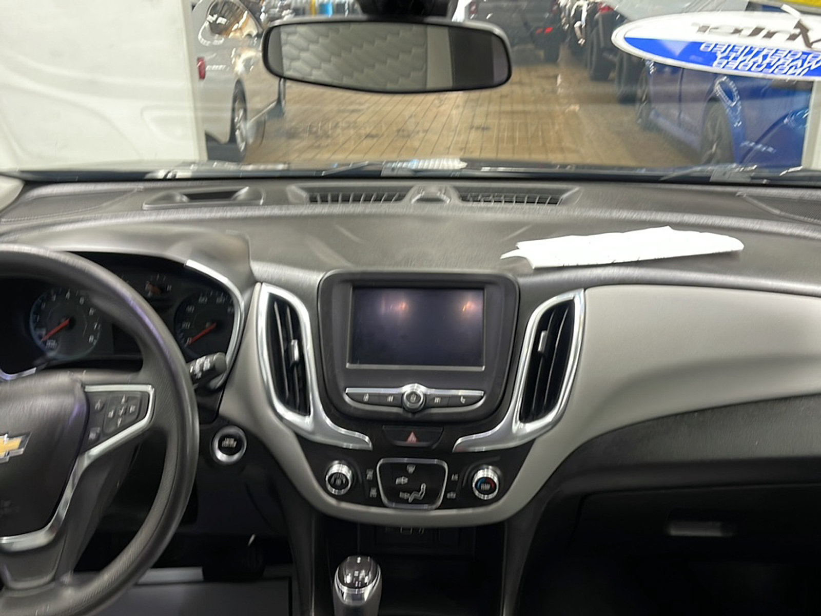 Used 2020 Chevrolet Equinox LS w/ LS Convenience Package FWD image 17