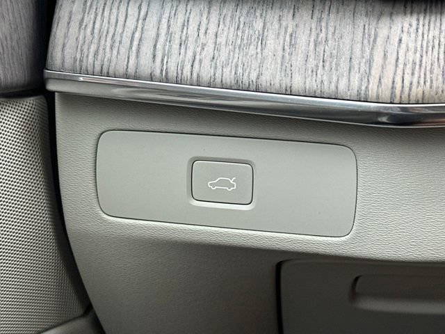 Certified 2023 Volvo XC90 B6 Plus AWD/4WD image 32