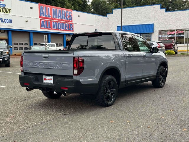 Used 2025 Honda Ridgeline Black Edition image 8