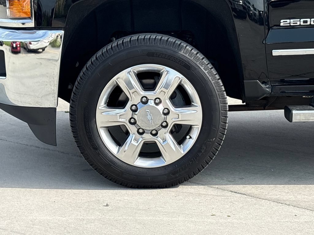 Used 2019 Chevrolet Silverado 2500 LTZ w/ Duramax Plus Package AWD/4WD image 35