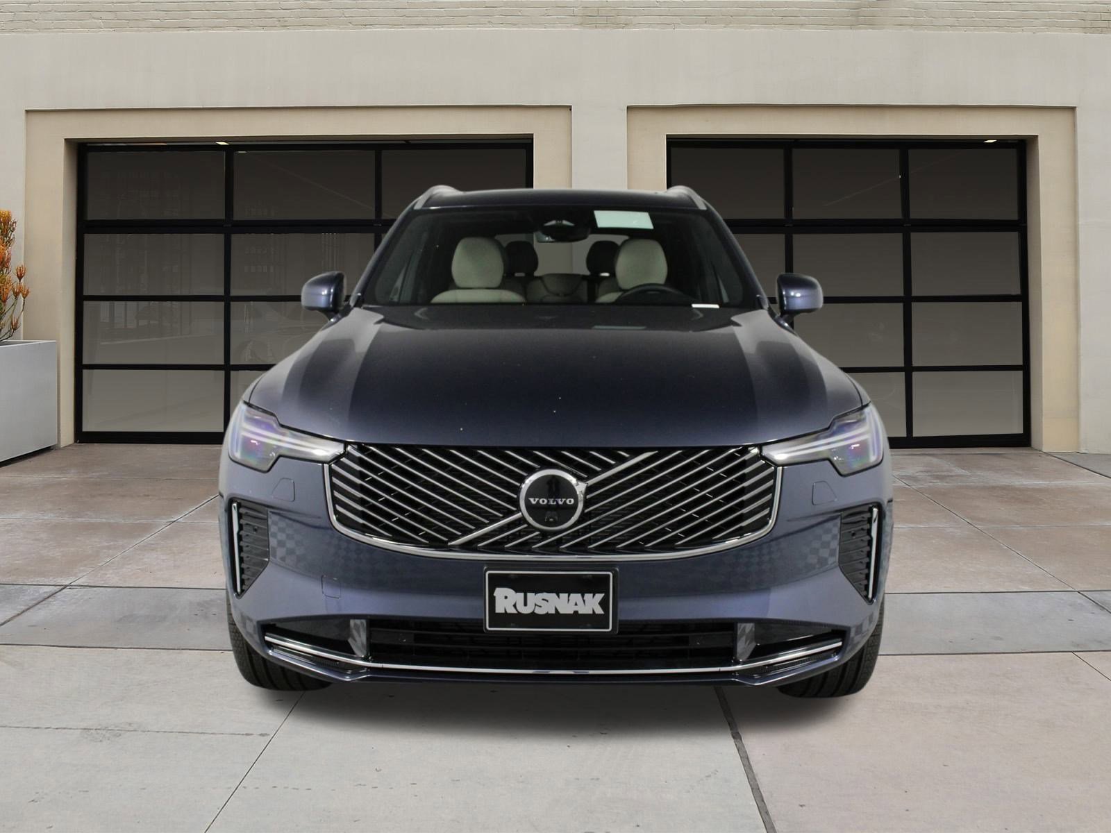 New 2026 Volvo XC90 B6 Plus w/ Protection Package Premier image 2