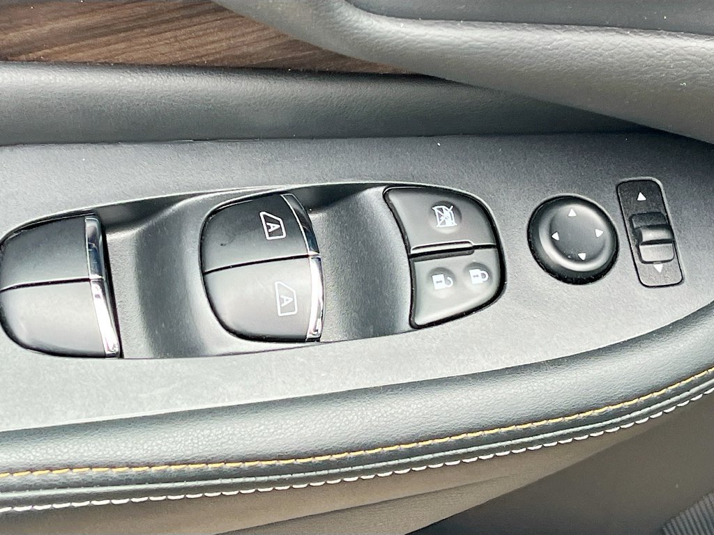 Used 2024 Nissan Murano Platinum w/ Cargo Package FWD image 18