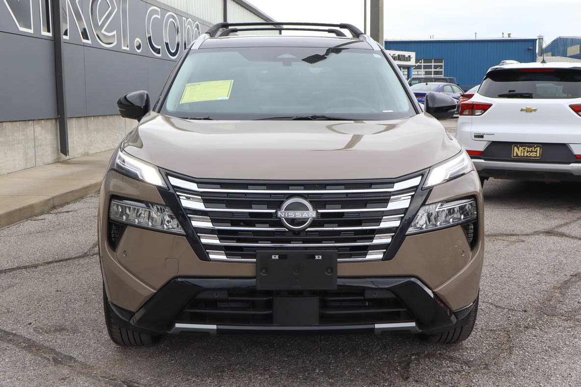 Used 2025 Nissan Rogue Platinum w/ Platinum Premium Package AWD/4WD image 2