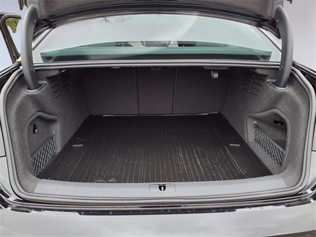 Used 2023 Audi A4 2.0T Premium image 6