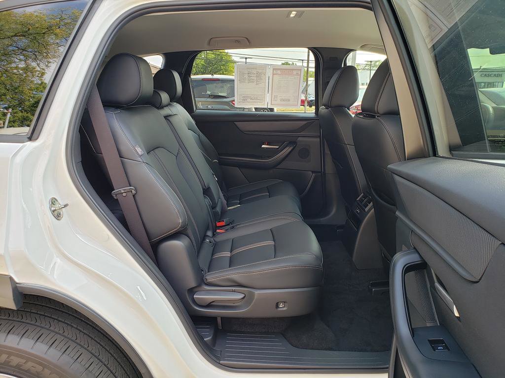 Used 2025 MAZDA CX-90 3.3 Turbo w/ Select Package image 16