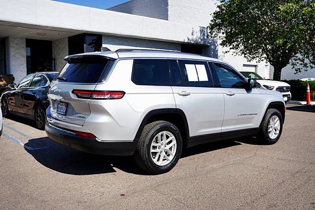 Used 2023 Jeep Grand Cherokee L Laredo RWD image 8