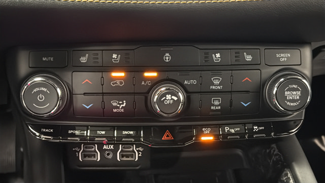 Used 2025 Dodge Durango R/T AWD/4WD image 18