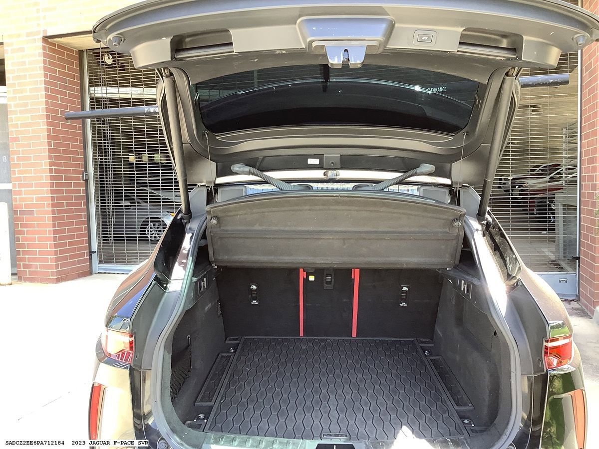 Used 2023 Jaguar F-PACE SVR AWD/4WD image 10