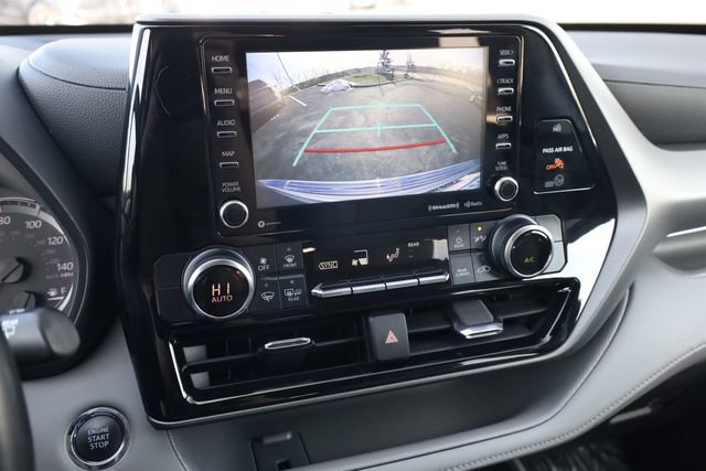 Used 2022 Toyota Highlander LE image 21