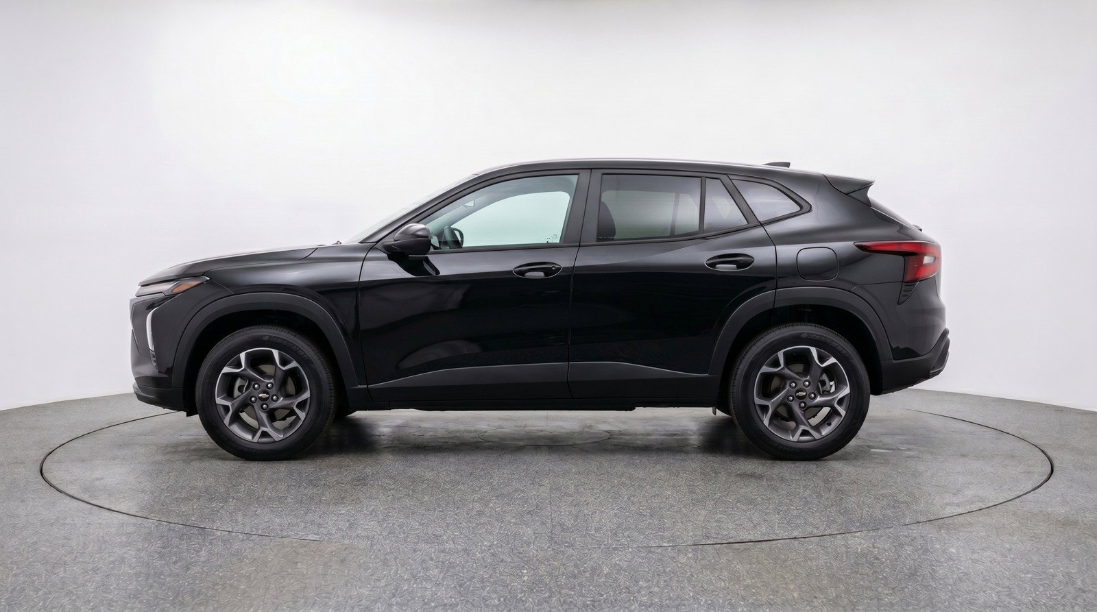 Used 2025 Chevrolet Trax LT w/ LT Convenience Package FWD image 5