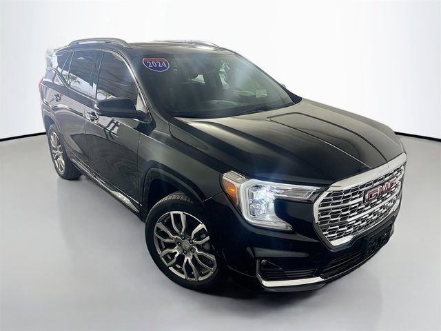 Used 2024 GMC Terrain Denali w/ Denali Premium Package image 2
