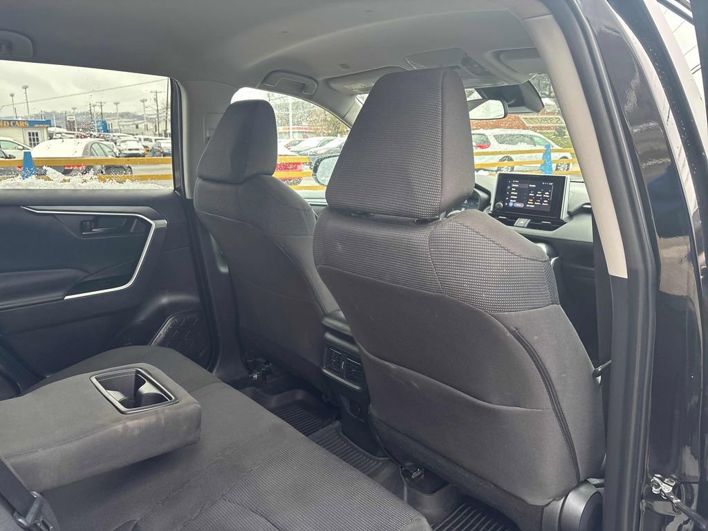 Used 2023 Toyota RAV4 LE image 41