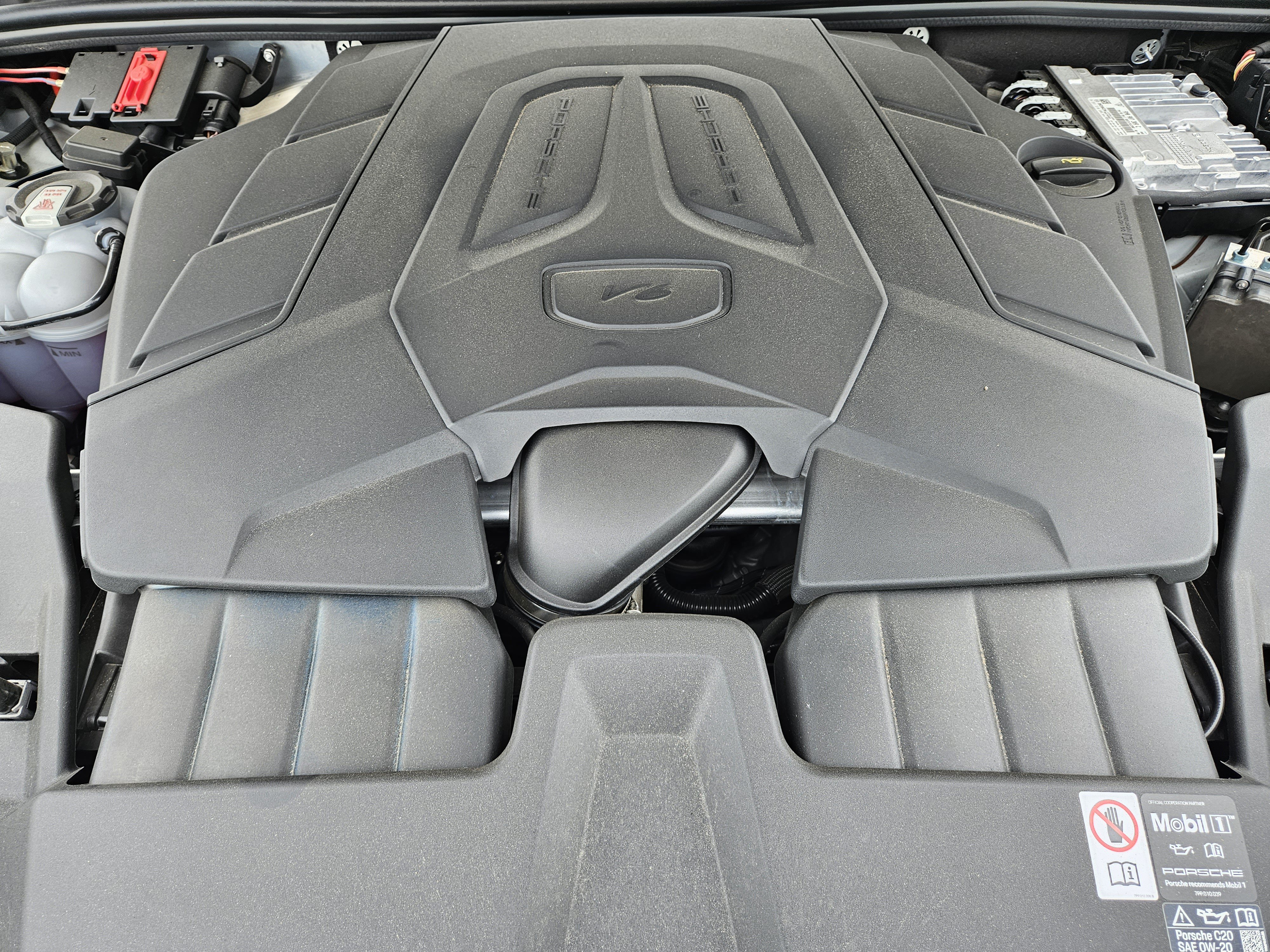 Certified 2026 Porsche Cayenne Coupe AWD/4WD image 30