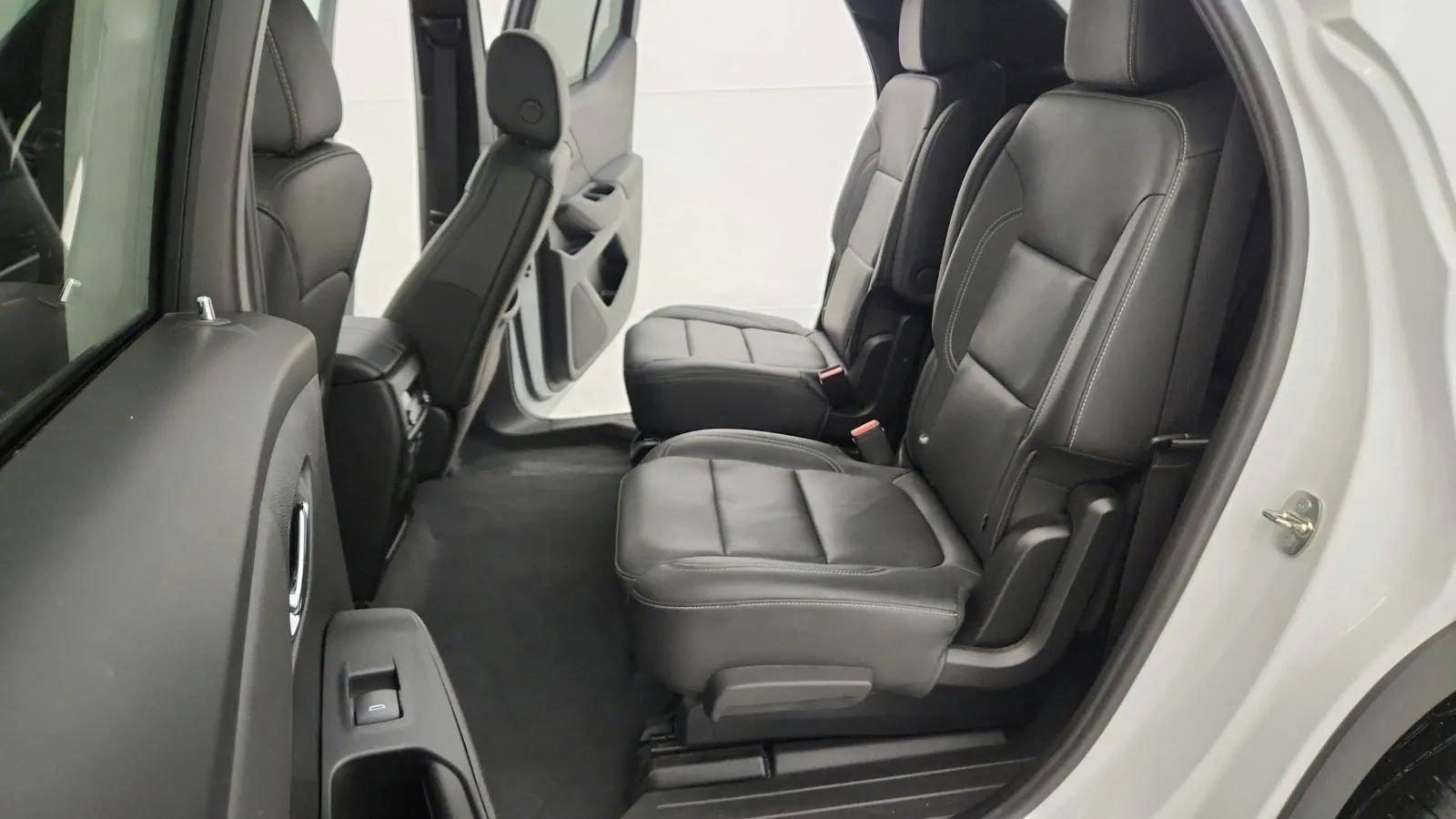 Used 2023 Chevrolet Traverse LT w/ LT Premium Package image 33