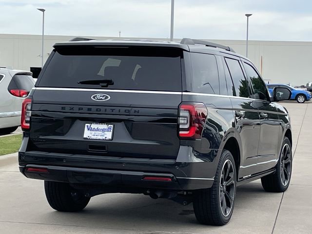 Used 2022 Ford Expedition Limited RWD image 4
