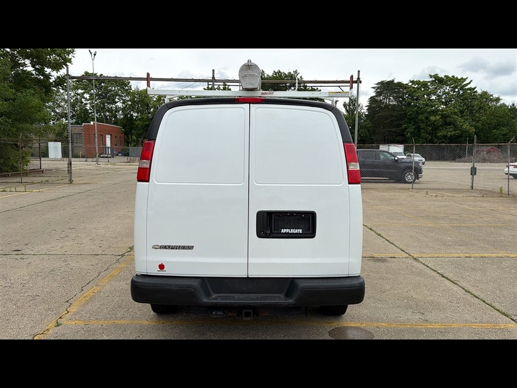 Used 2017 Chevrolet Express 2500 RWD image 22