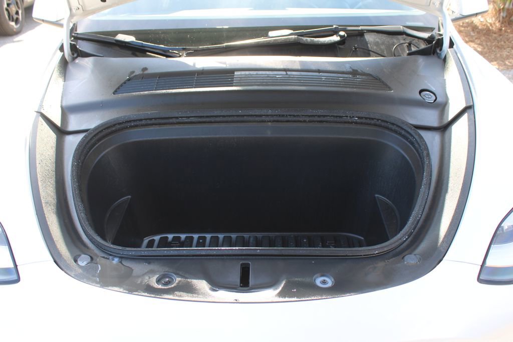 Used 2021 Tesla Model Y Long Range image 19