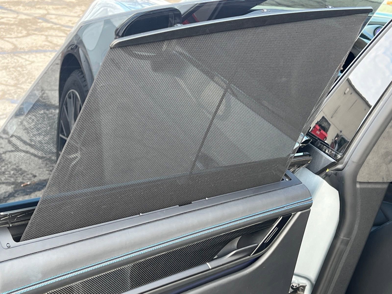 Certified 2025 Porsche Macan Turbo Electric image 32