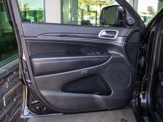 Used 2022 Jeep Grand Cherokee Limited image 9