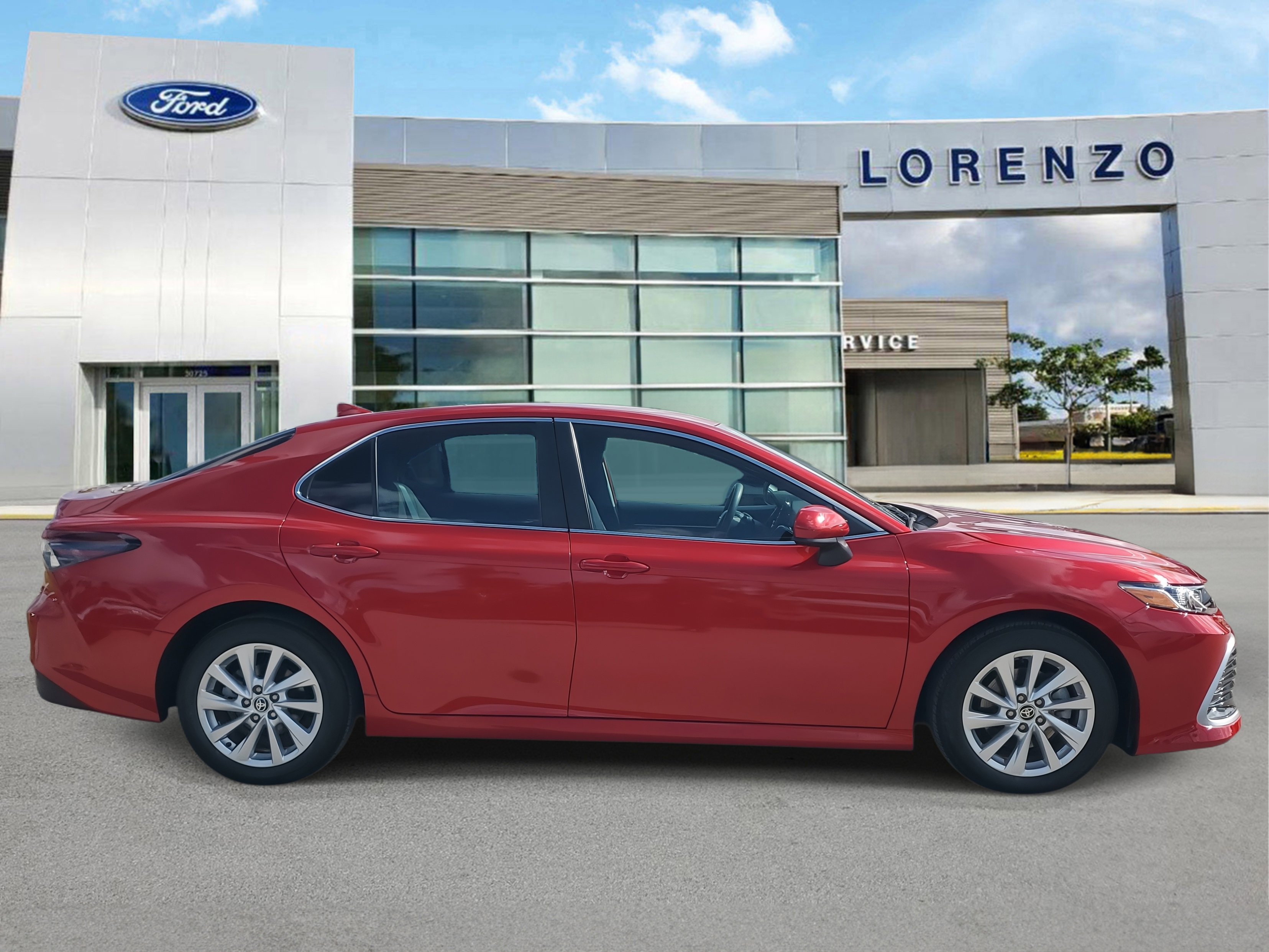 Used 2023 Toyota Camry LE image 4