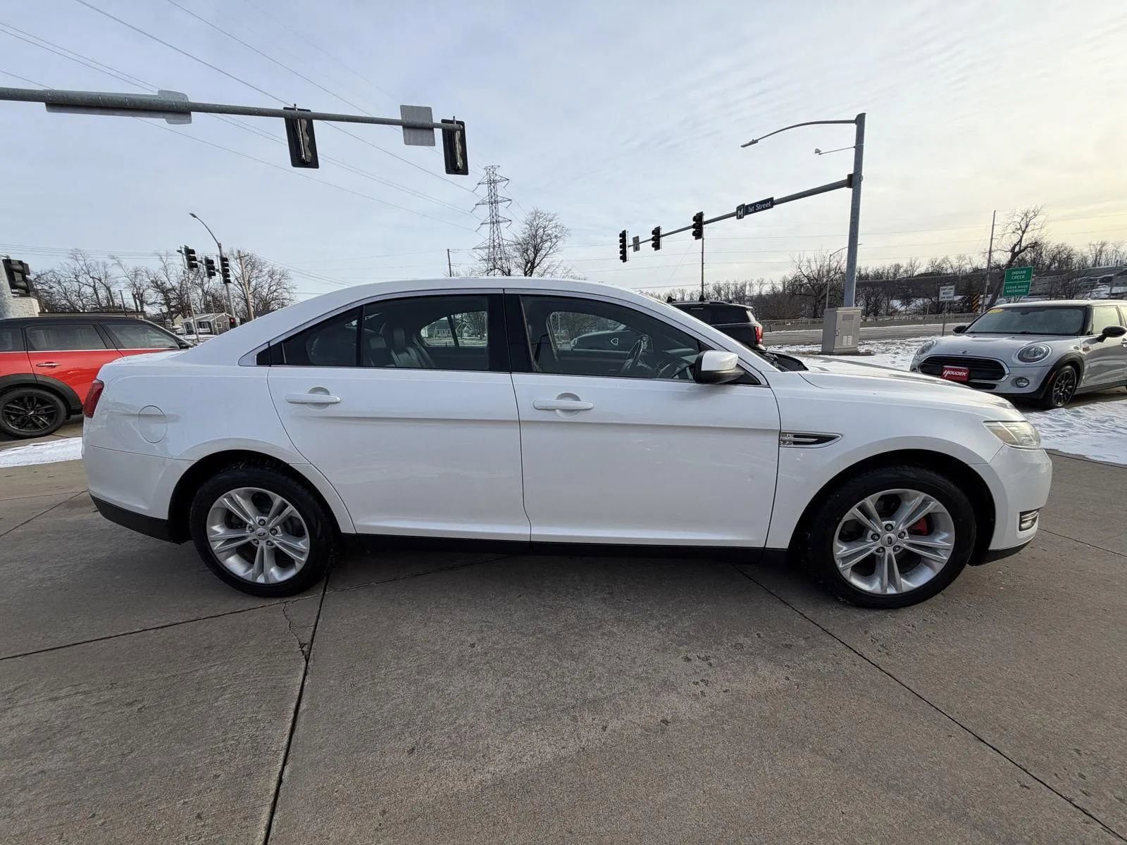 Used 2014 Ford Taurus SEL w/ Equipment Group 201A FWD image 4