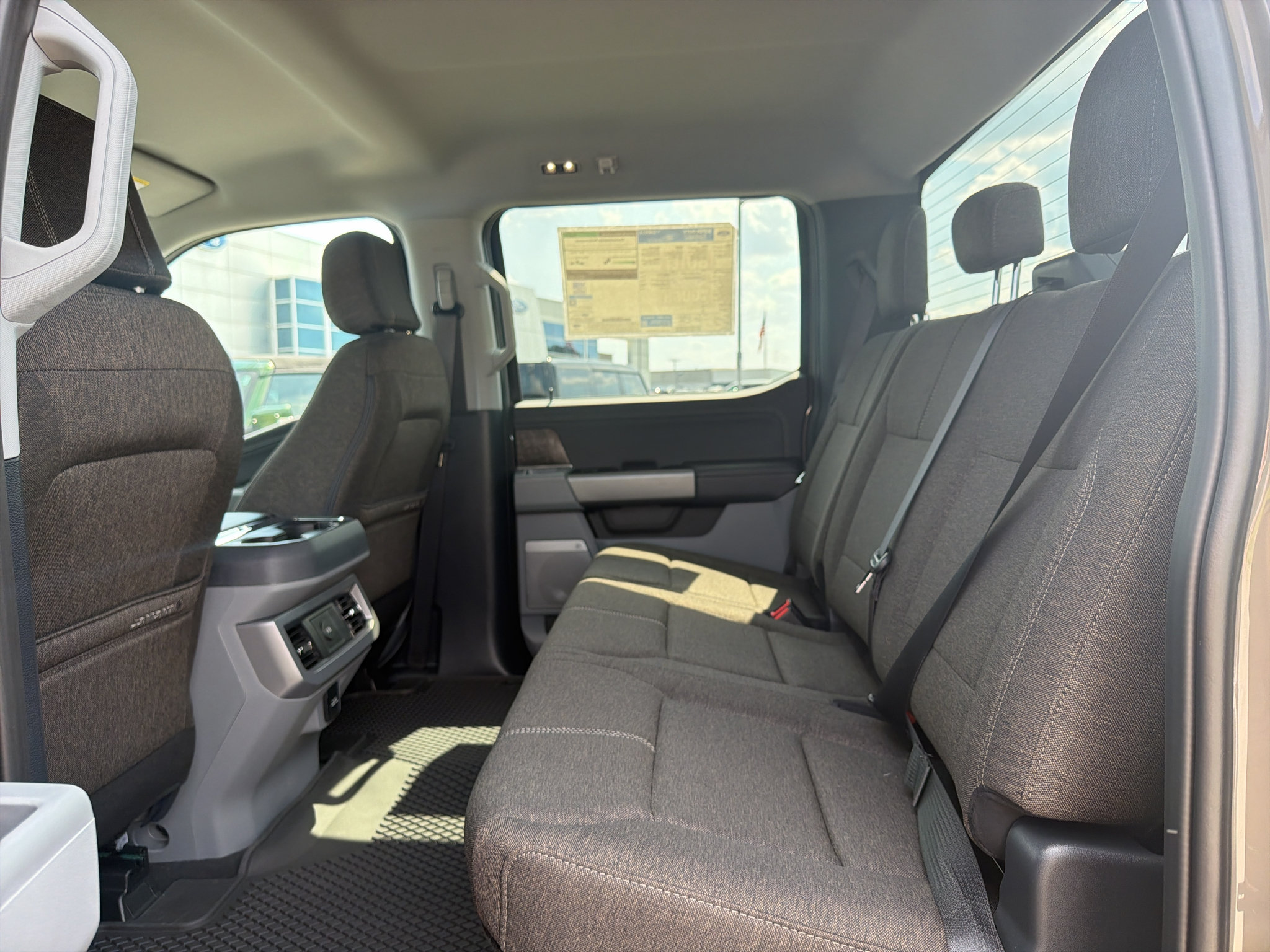 New 2027 Ford F250 XLT w/ XLT Premium Package AWD/4WD image 28
